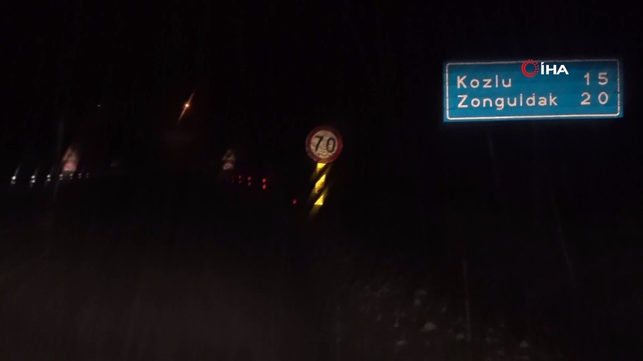 Zonguldak-Ereğli karayolunda yoğun kar yağışı