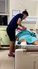 Khoảnh khắc đội trưởng Văn Quyết ân cần chăm sóc Hùng Dũng