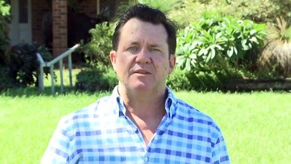 Swarms of spiders move onto buildings and homes from floods