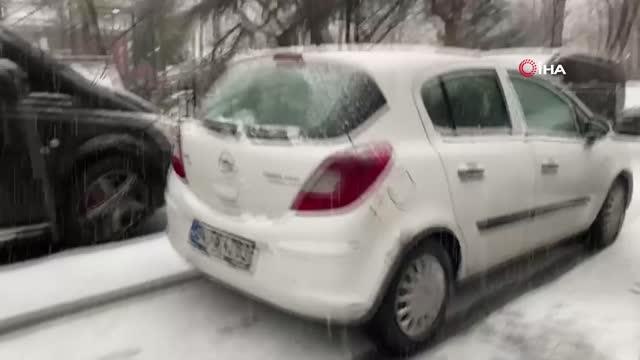 Eyüpsultan'da yollar beyaza büründü, araçlar ilerlemekte güçlük çekti