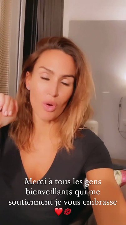 Vitaa explique avoir annulé plusieurs télés parce qu'elle a été touchée positive à la Covid-19.