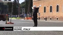 شاهد:  شرطة المرور في روما تعود للعمل في ساحة 