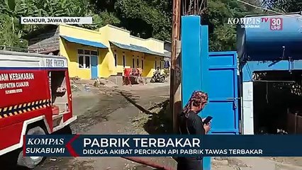 Diduga Akibat Percikan Api Pabrik Tawas Terbakar