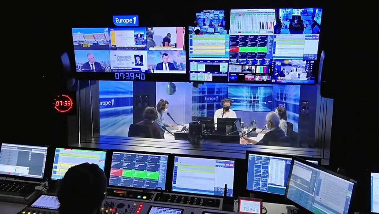 "Dedans avec les miens, dehors en citoyen" : les coulisses d'un slogan historique