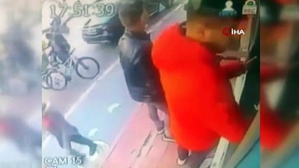 ATM yaşanan darp ve gasp dehşeti kameraya böyle yansıdı!