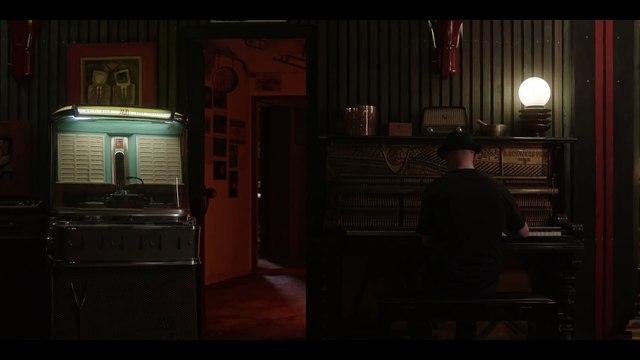 Χάρις Αλεξίου & ONIRAMA – Ξημερώνει (Official Music Video)