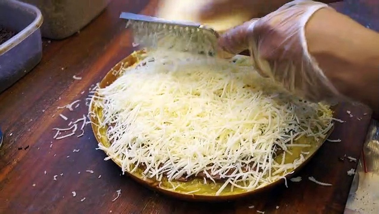 Martabak Cirebon. Martabak Nutella Keju martabak yang sangat digemari di Cirebon.