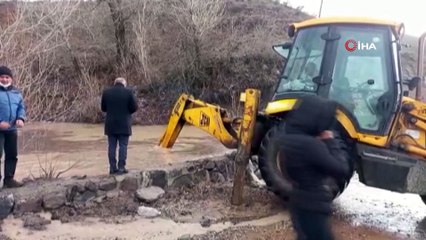 Tunceli’de kuvvetli sağanak taşkına neden oldu