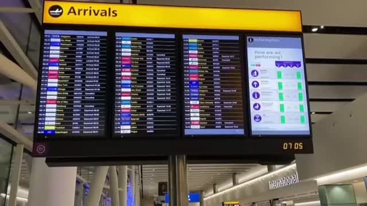 El Reino Unido se blinda tras alcanzar la cifra más baja de muertes desde septiembre