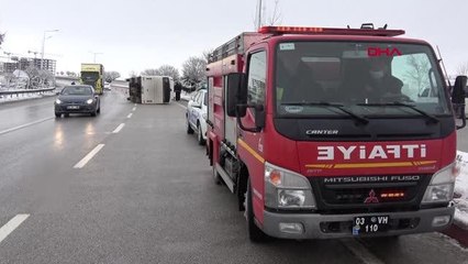 AFYONKARAHİSAR Afyonkarahisar'da servis midibüsü devrildi 10 yaralı