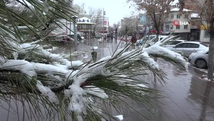 Aksaray güne beyaz örtüyle uyandı
