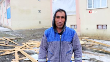 Fırtına çatıları uçurdu