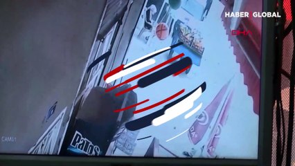 Otomobilin altında kalıp, sürüklenen İbrahim'in sadece burnu kanadı