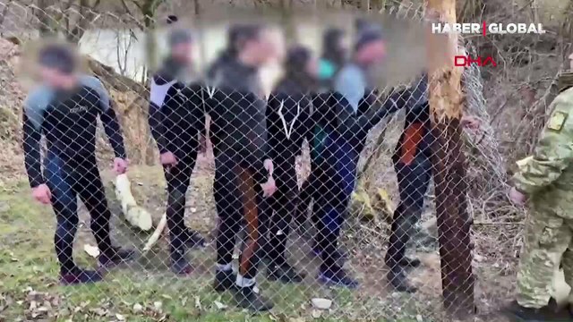 Yakalanan dalgıç kıyafetli tütün kaçakçıları kümeste bekletildi