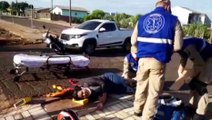 Mulher fica ferida após colisão entre utilitário e moto no Bairro Cascavel Velho