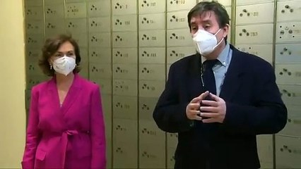 Leonor deposita en la Caja de las Letras el ejemplar de la Constitución que leyó en 2018