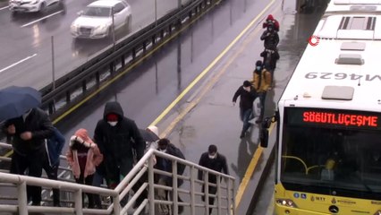 İstanbul'da lapa lapa kar yağışı