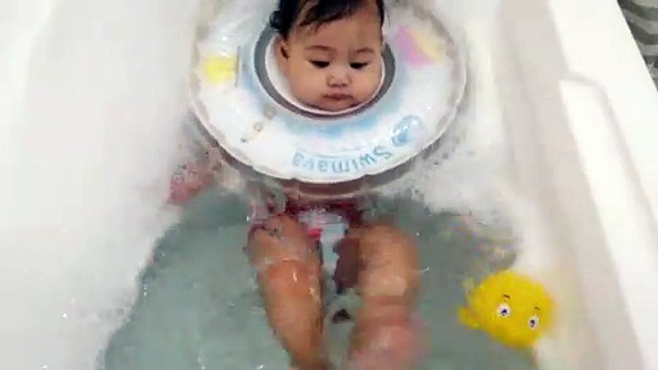 Swimava Neck Floater / 7 Months Old