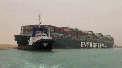 El Canal de Suez colapsa tras quedar atrapado un supercarguero y provoca un gigantesco atasco