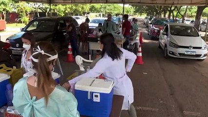 Covid-19 : au Brésil, Jair Bolsonaro change de ton