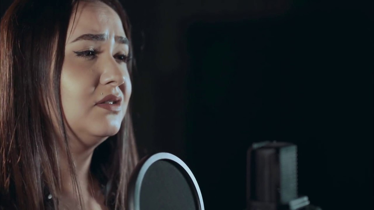 Aysellou Bir Seni Düşündüm