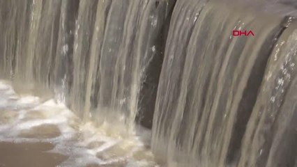 Son dakika haber! VAN Erciş'te sağanak sele neden oldu, yollar ve köprüler çöktü