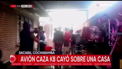 Jet cae sobre casa en Sacaba: ocupantes de avión se salvaron al saltar en paracaídas