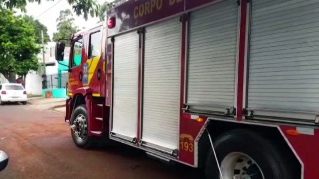Corpo de Bombeiros é mobilizado para capturar cobra em residência no Parque dos Ipês