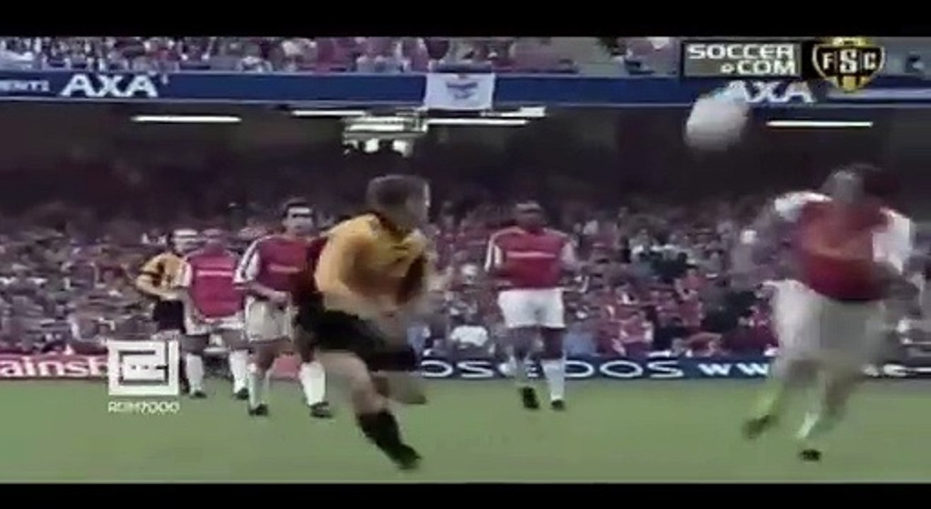 Những đường truyền có một không hai của Steven Gerrard