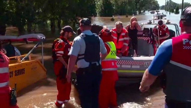 Lluvias torrenciales cesan en Australia, pero miles están aún aislados por inundaciones