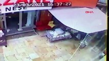 Pazar yerindeki tezgahtan tereyağı hırsızlığı kamerada