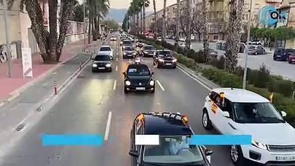 Una caravana de coches recorre Murcia contra la moción de censura de PSOE, Ciudadanos y Podemos