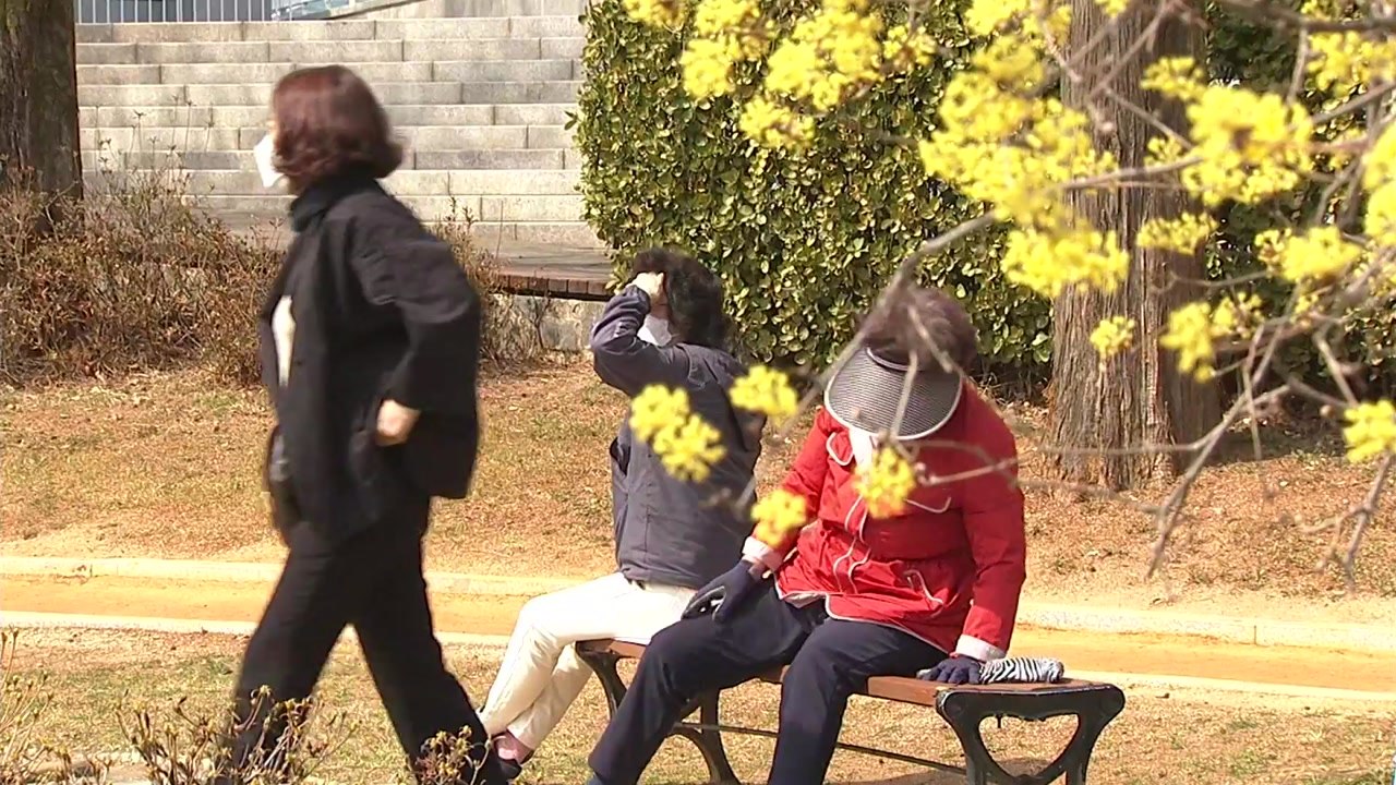 [날씨] 어제보다 포근, 출근길 안개 주의...동해안 건조 / YTN
