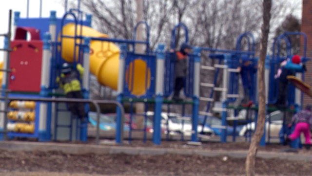 Explosion de cas de variant : les enseignants inquiets, les mesures sanitaires resserrées