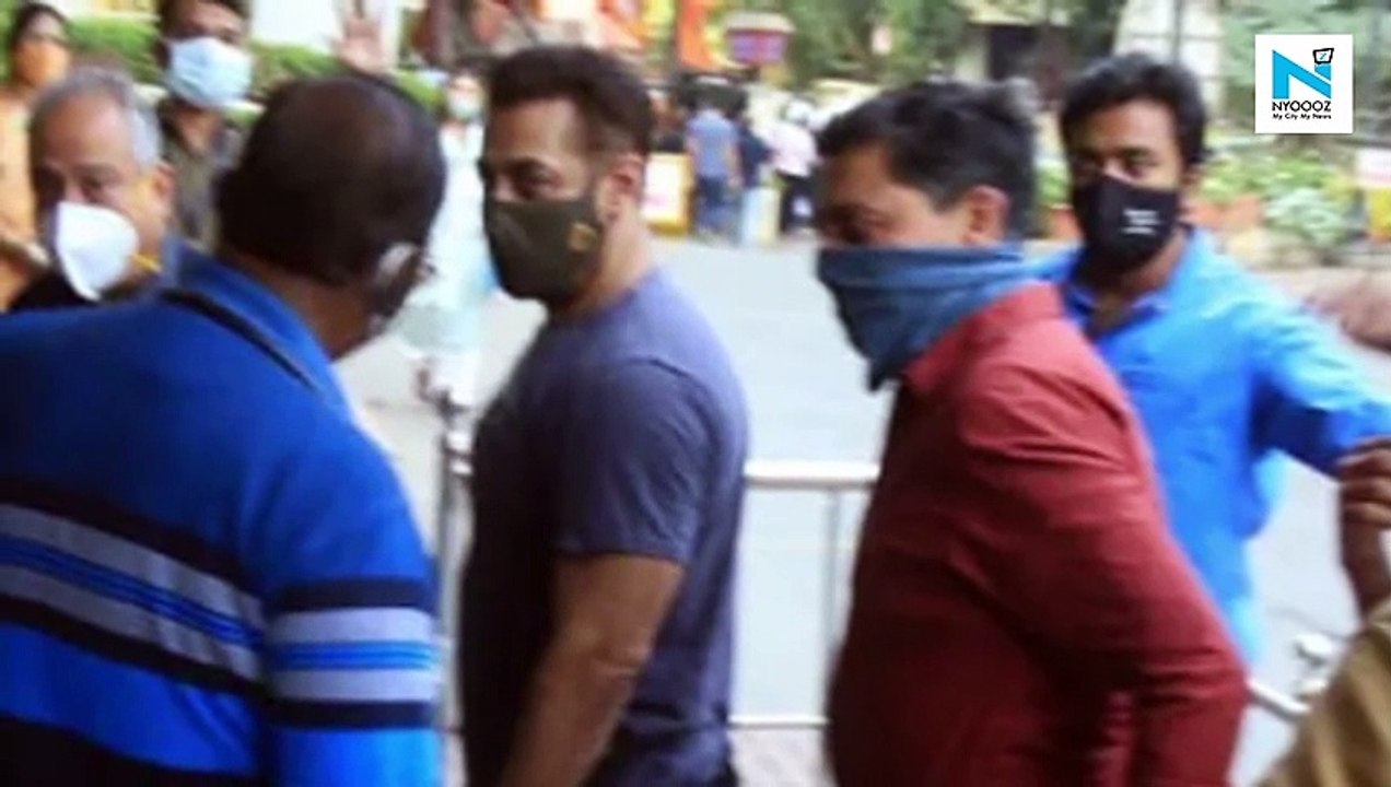 Salman Khan receives first shot of COVID-19 vaccine