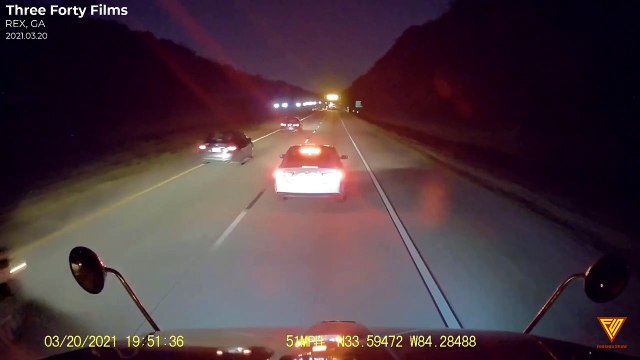 texting driver brake checks semi truck 2021.03.20 — REX, GA