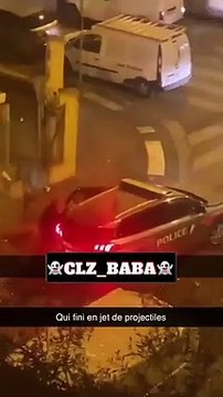 Nice - Les images impressionnantes des forces de l'ordre prise à partie cette nuit alors qu'ils réalisent une arrestation dans la rue - Deux policiers ont été blessés