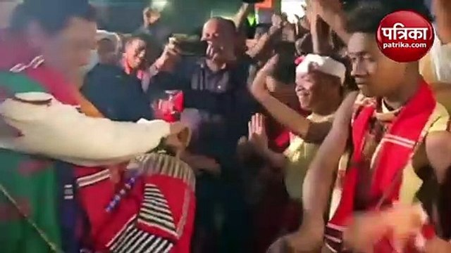 Assam Assembly Elections 2021: मतदान से पहले प्रचार के दौरान कुछ इस अंदाज में नजर आए सीएम सोनोवाल, देखिए वीडियो