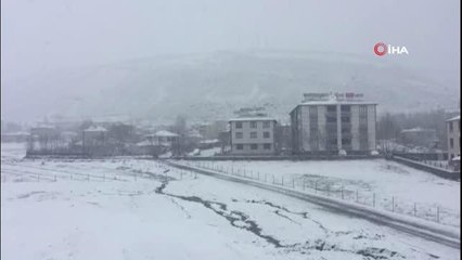 Karlıovalılar güne karla uyandı