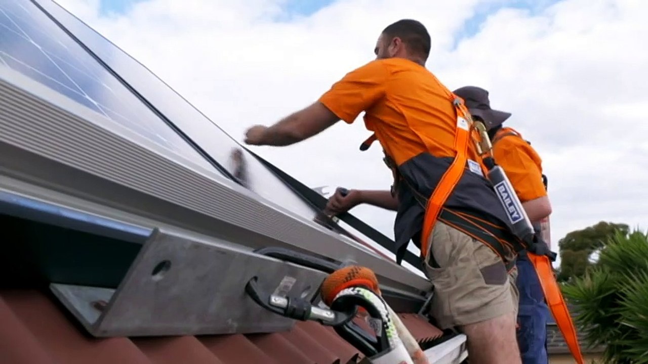 People could be charged to export solar power under proposal