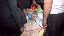Yangında can pazarı… 86 yaşındaki felçli kadın son anda kurtarıldı