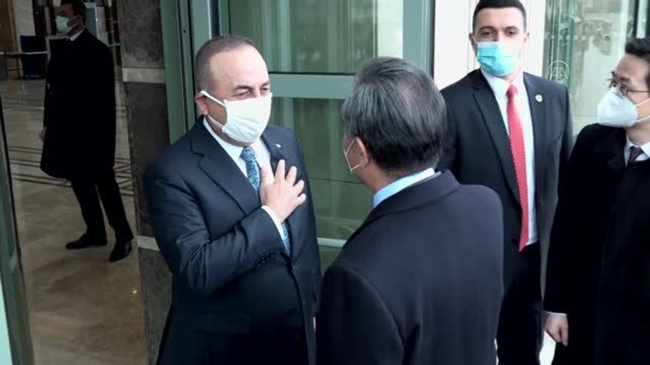 Dışişleri Bakanı Çavuşoğlu, Çin Halk Cumhuriyeti Dışişleri Bakanı Wang Yi ile görüştü