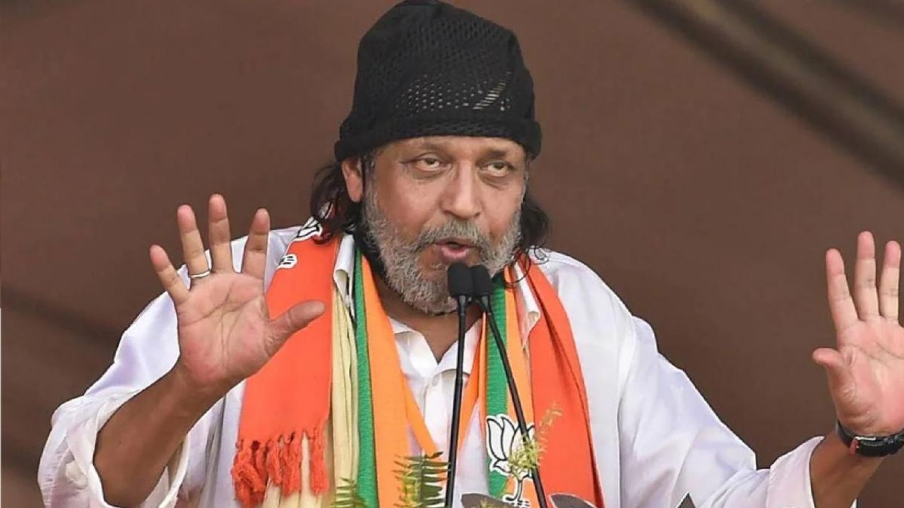 Mithun Chakraborty holds roadshow for BJP, Watch 50 Khabrein