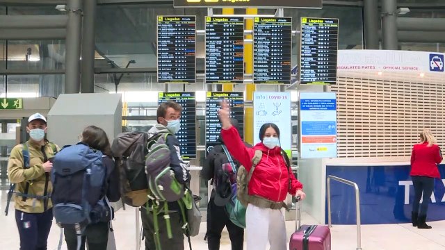 Los españoles realizaron un 47,6% menos de viajes en 2020 por el Covid