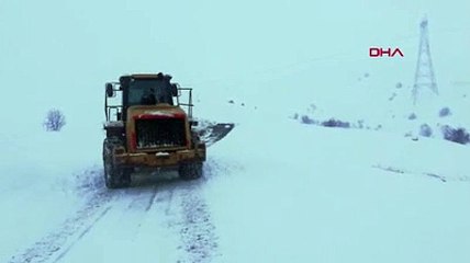 Erzincan'da mart karı; 239 köyün yolunu kapandı