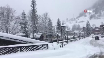 Uzungöl'e Mart karı yağdı, kartpostallık görüntüler oluştu