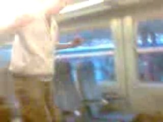 Jumpstyle ds le train par Rh0ms