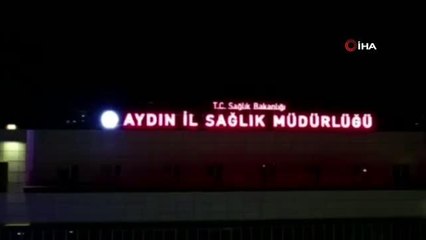 Sağlıkçılar zeybek oynadı, moral verdi