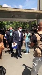Queiroga é recebido na USP sob gritos de 'Fora Bolsonaro' e 'Genocida'