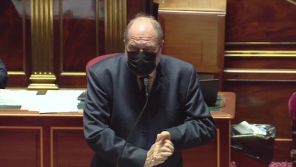 Eric Dupond-Moretti ne veut pas « être le grand censeur des amours adolescentes ».